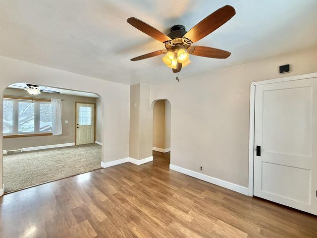 5424 E County Road J, Clinton, WI 53525