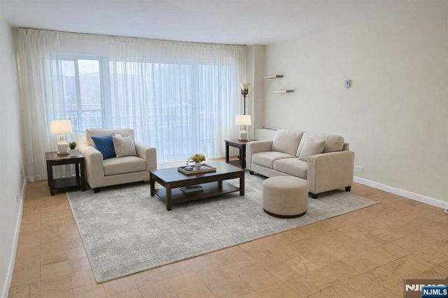 265 Main 702, Ridgefield Park, NJ 07660