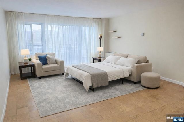 265 Main 702, Ridgefield Park, NJ 07660