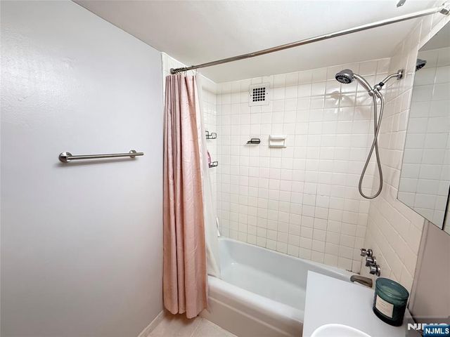 265 Main 702, Ridgefield Park, NJ 07660