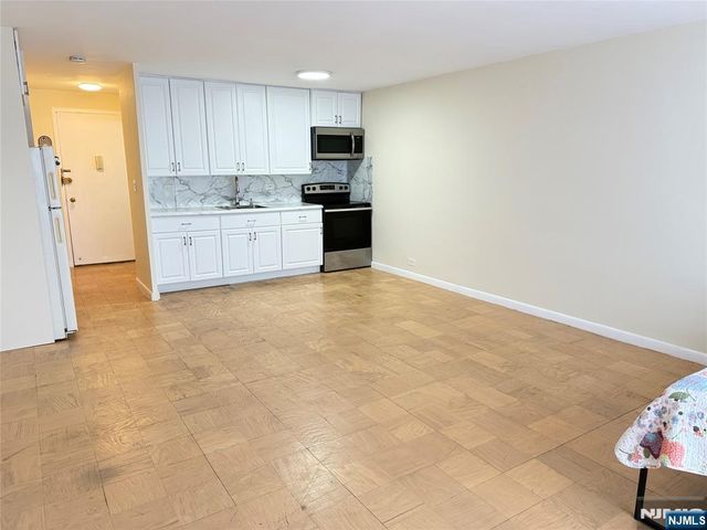 265 Main 702, Ridgefield Park, NJ 07660