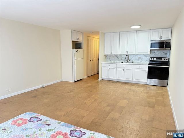 265 Main 702, Ridgefield Park, NJ 07660