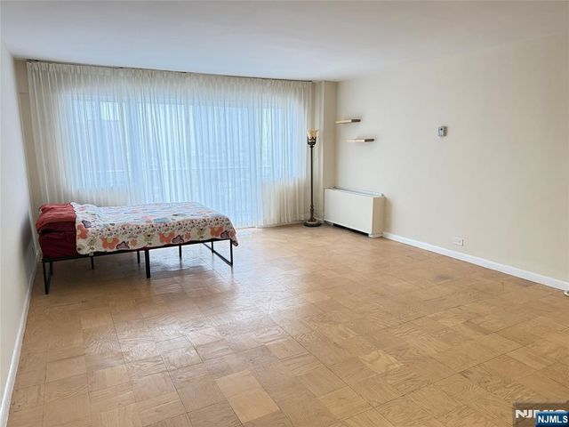 265 Main 702, Ridgefield Park, NJ 07660