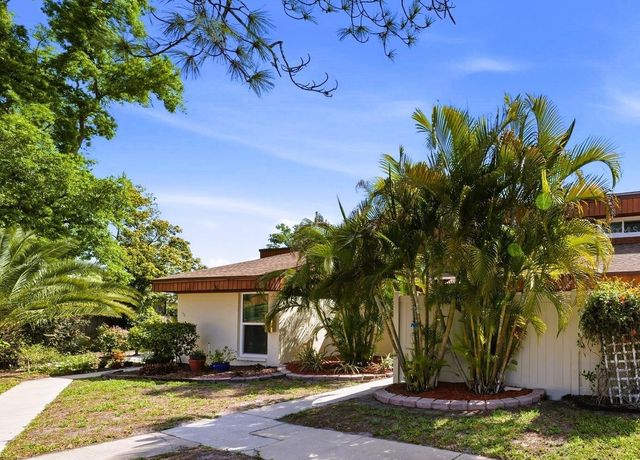 2074 SUNSET POINT ROAD 137, Clearwater, FL 33765