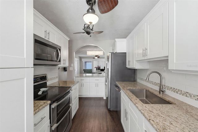 2074 SUNSET POINT ROAD 137, Clearwater, FL 33765