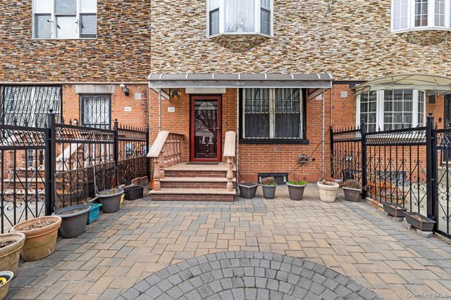 460 Hinsdale Street, Brooklyn, NY 11207