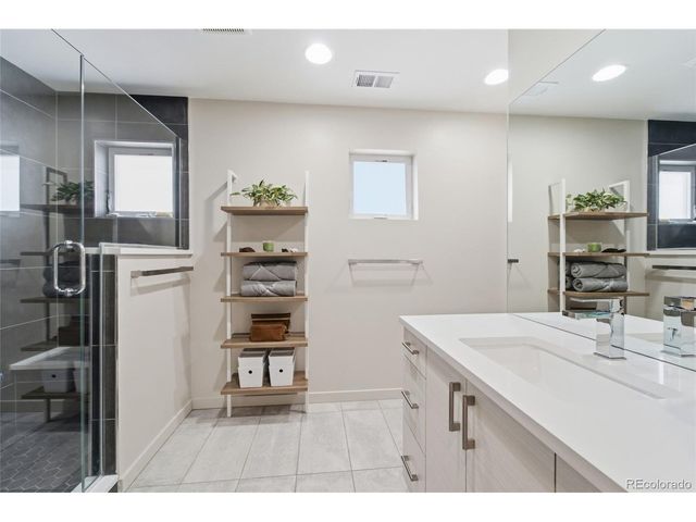 1329 Yates St, Denver, CO 80204