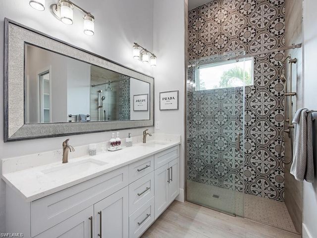 710 Soll ST, Naples, FL 34109