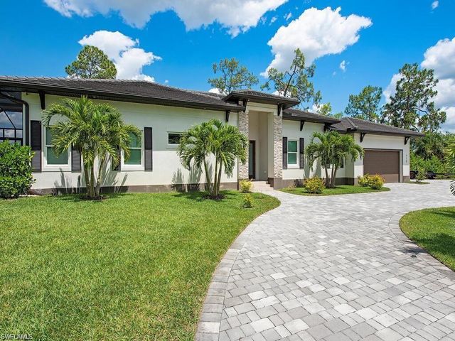 710 Soll ST, Naples, FL 34109