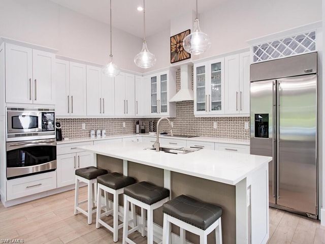 710 Soll ST, Naples, FL 34109