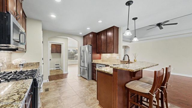 11105 Sewell Dr, Louisville, KY 40291
