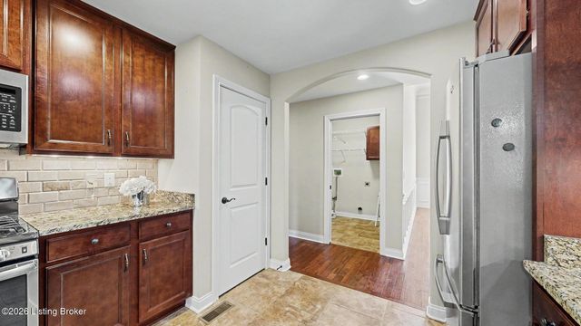11105 Sewell Dr, Louisville, KY 40291