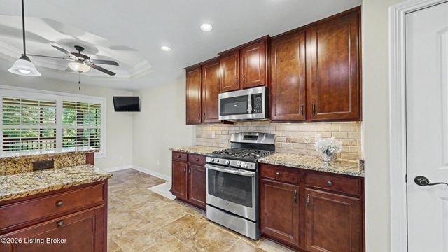 11105 Sewell Dr, Louisville, KY 40291