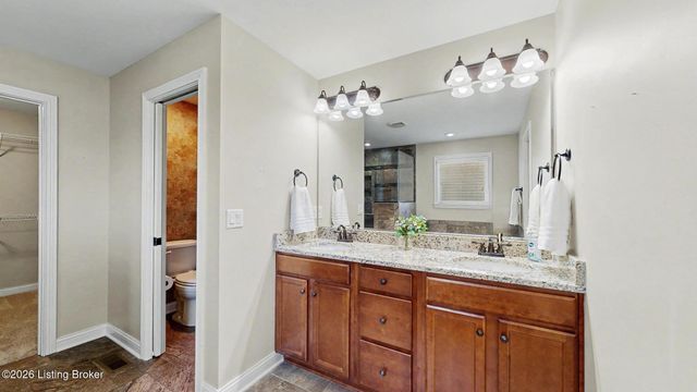 11105 Sewell Dr, Louisville, KY 40291