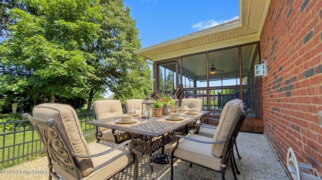 11105 Sewell Dr, Louisville, KY 40291