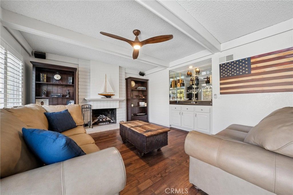 Image 16 of property listing at 23305 Tristin Drive, Valencia, CA 91355
