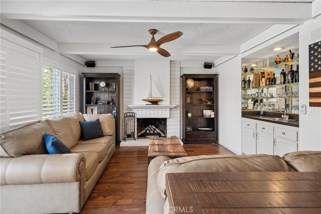 Image 17 of property listing at 23305 Tristin Drive, Valencia, CA 91355