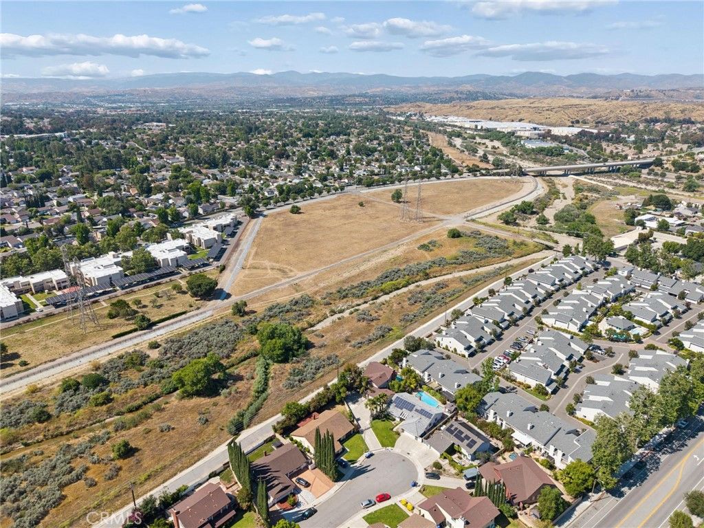 Image 39 of property listing at 23305 Tristin Drive, Valencia, CA 91355