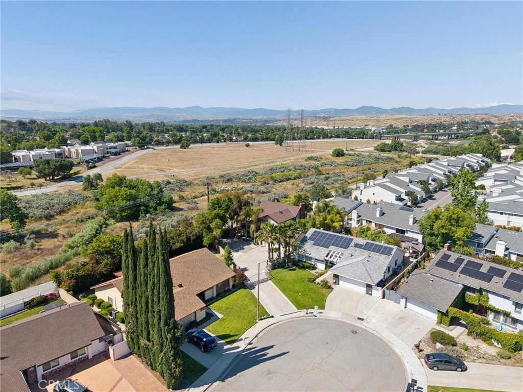 Image 40 of property listing at 23305 Tristin Drive, Valencia, CA 91355