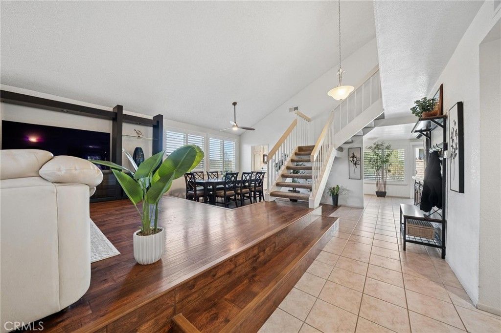 Image 8 of property listing at 23305 Tristin Drive, Valencia, CA 91355