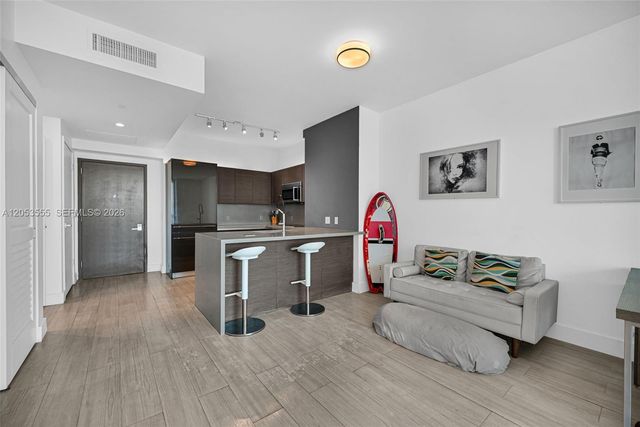 1080 Brickell Avenue 3705, Miami, FL 33131