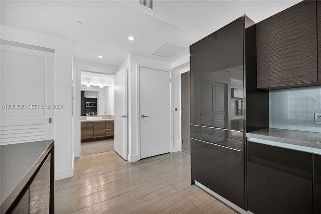 1080 Brickell Avenue 3705, Miami, FL 33131