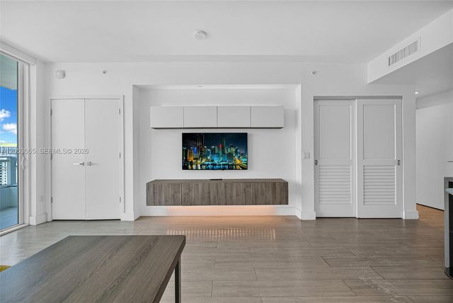 1080 Brickell Avenue 3705, Miami, FL 33131