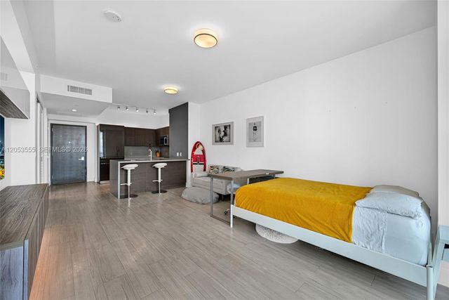 1080 Brickell Avenue 3705, Miami, FL 33131