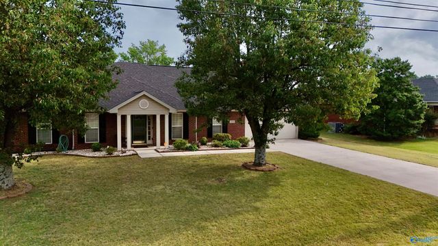 211 Williston Drive, Huntsville, AL 35806