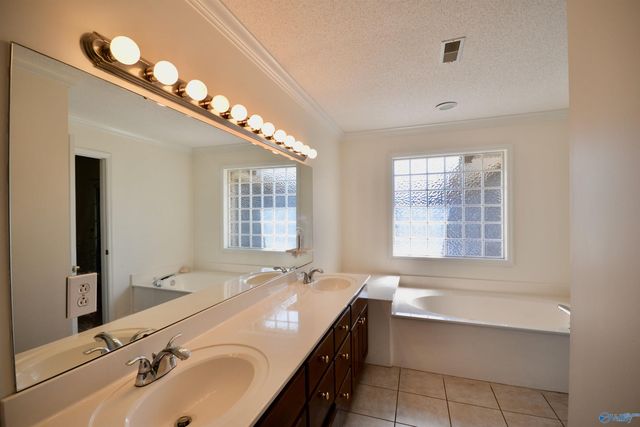 211 Williston Drive, Huntsville, AL 35806