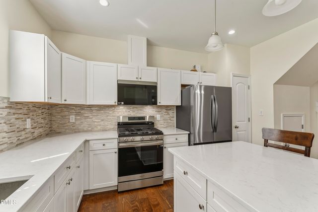 707 Davenbury Way, Cary, NC 27513