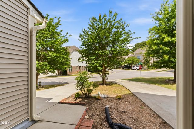 707 Davenbury Way, Cary, NC 27513