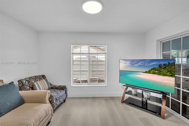 19541 NW 57th Ct, Hialeah, FL 33015