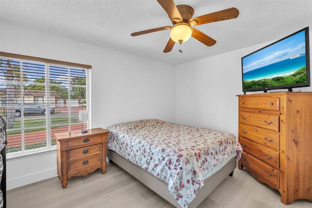 19541 NW 57th Ct, Hialeah, FL 33015