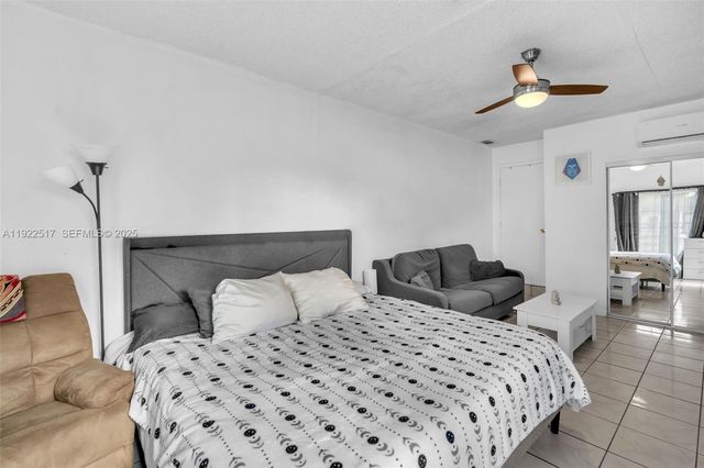 19541 NW 57th Ct, Hialeah, FL 33015