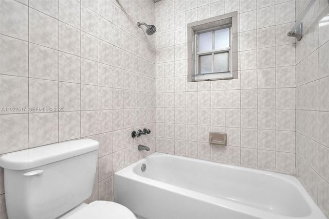 19541 NW 57th Ct, Hialeah, FL 33015