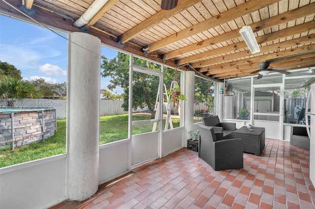 19541 NW 57th Ct, Hialeah, FL 33015