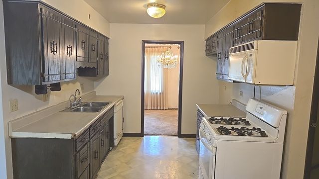 17001 Kimbark Avenue, South Holland, IL 60473