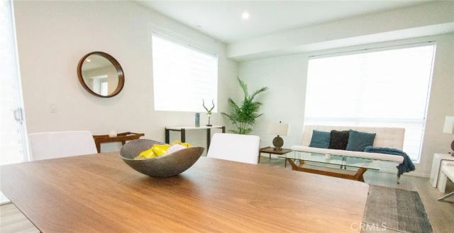 2006 S Corning Street 3, Los Angeles, CA 90034