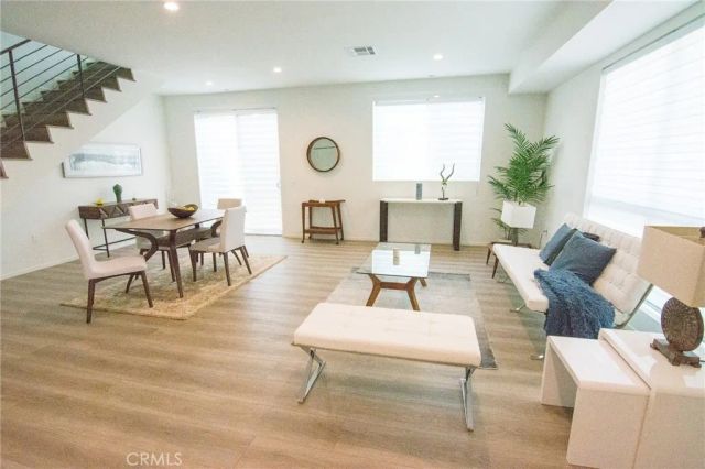 2006 S Corning Street 3, Los Angeles, CA 90034