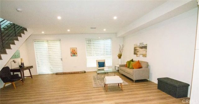 2006 S Corning Street 3, Los Angeles, CA 90034