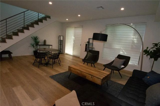 2006 S Corning Street 3, Los Angeles, CA 90034