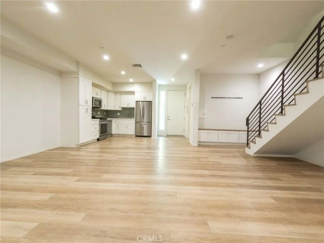 2006 S Corning Street 3, Los Angeles, CA 90034