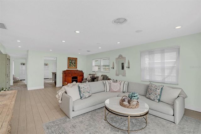 2120 DELORAINE TRAIL, Maitland, FL 32751