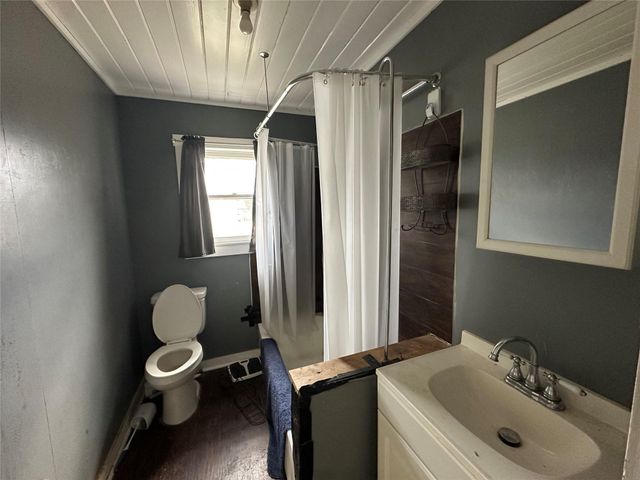 102 W Mesquite ST B, Granger, TX 76530