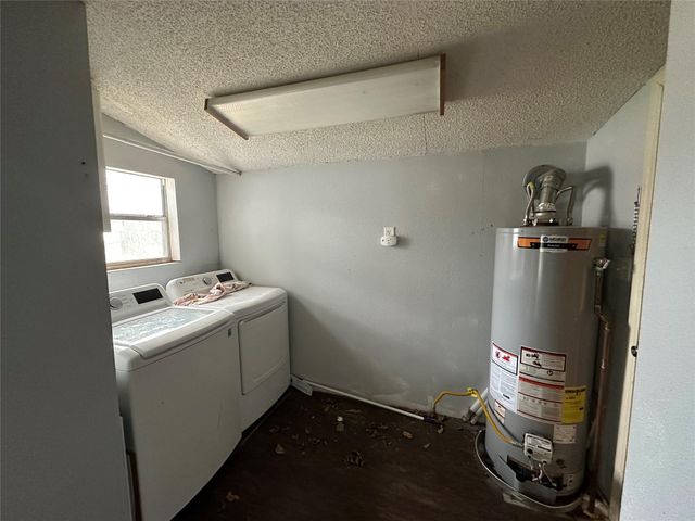 102 W Mesquite ST B, Granger, TX 76530