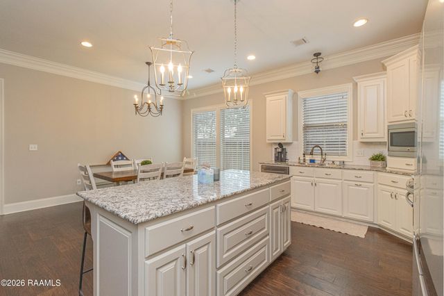 130 Beauchamp Lane, Lafayette, LA 70506