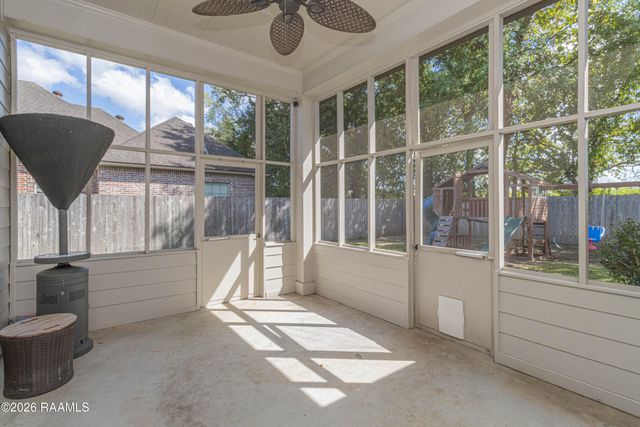 130 Beauchamp Lane, Lafayette, LA 70506