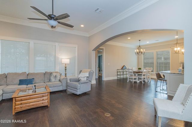 130 Beauchamp Lane, Lafayette, LA 70506
