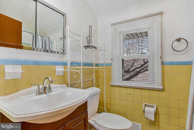 8345 VERONA DR, Hyattsville, MD 20784